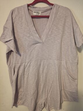 BUCKETLIST Women's V-Neck Pullover in Light Lavender
